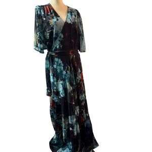 Hope & Ivy Beautiful Dress .Size 16.
Wrap around the waist , flutter sleeves.